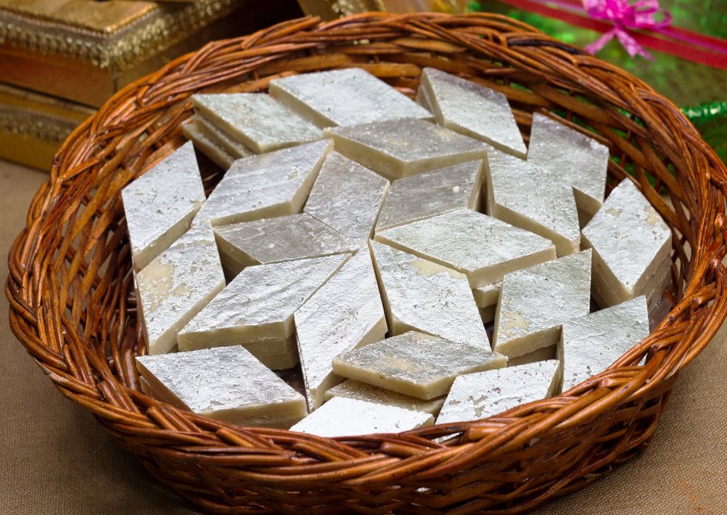 Indian Desserts Gajar ka Halwa, Ras Malai, Kaju Barfi