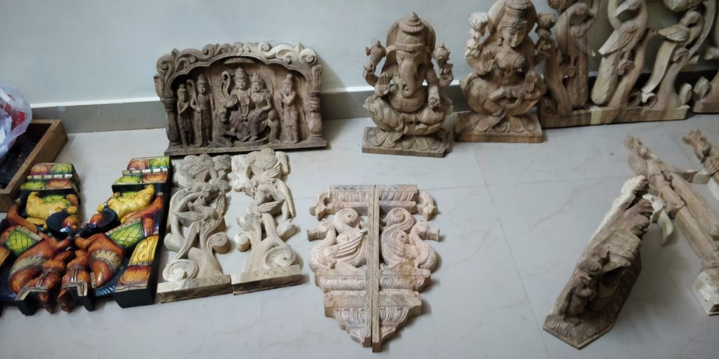 Communication And Sustainable Tourism - Wooden Carvings of Madhavmala