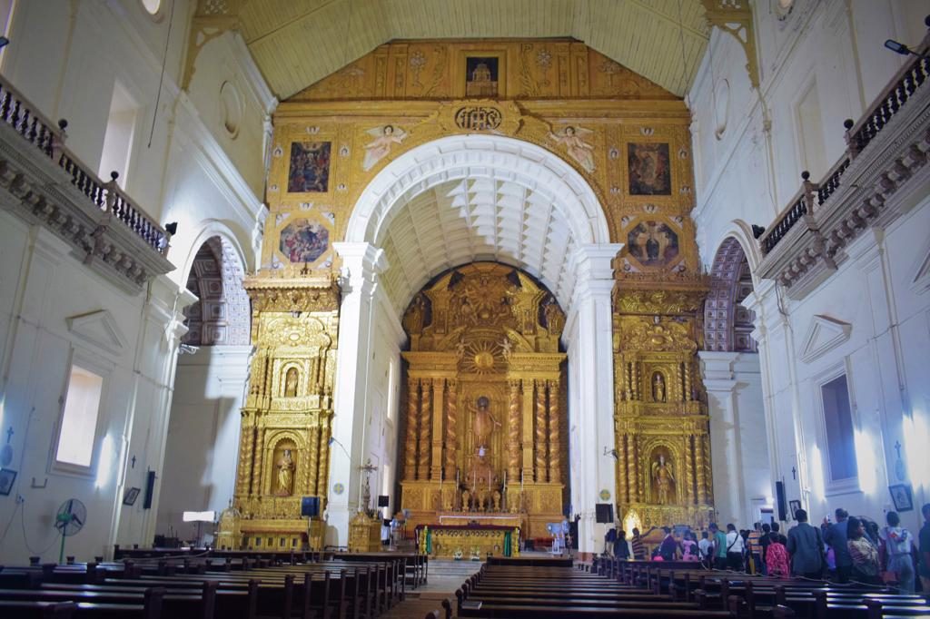 Churches of Goa - Altar of Basilica of Bom Jesus