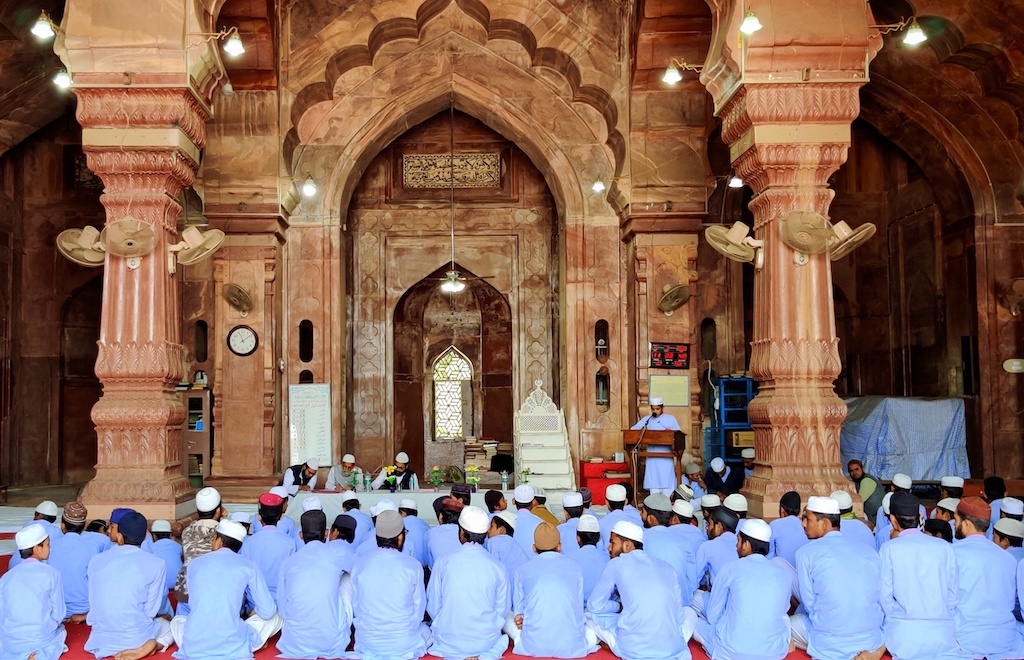 Taj-Ul-Masjid - India's Largest Mosque