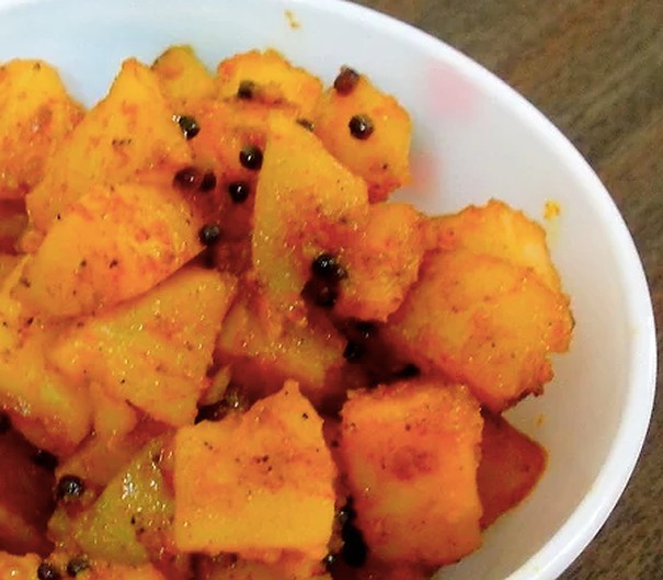 Best Onam Recipes - Kerala Onam Sadya Recipes - Potato Mezhukkupuratti