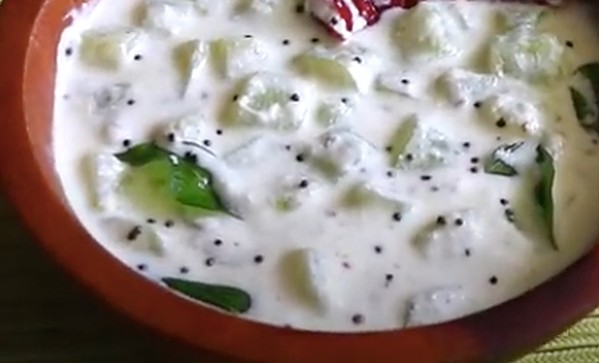 Best Onam Recipes - Kerala Onam Sadya Recipes - Cucumber Pachadi / Vellarikka Pachadi
