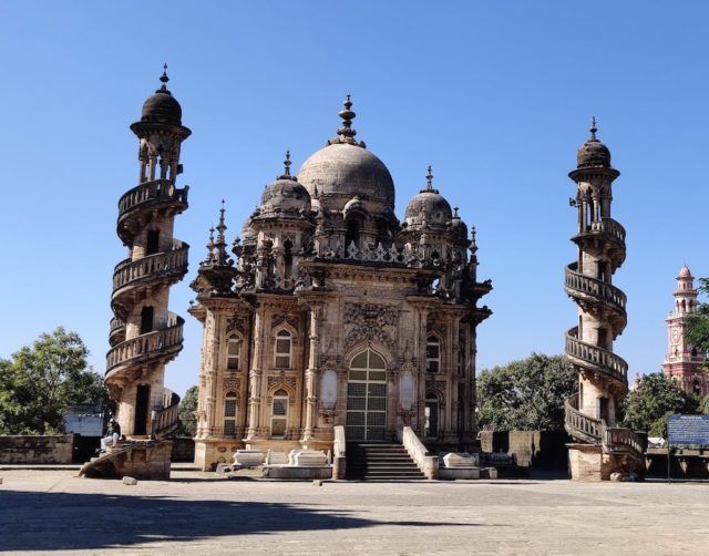 Mahabat Maqbara - Architecture, History, & Things To Know