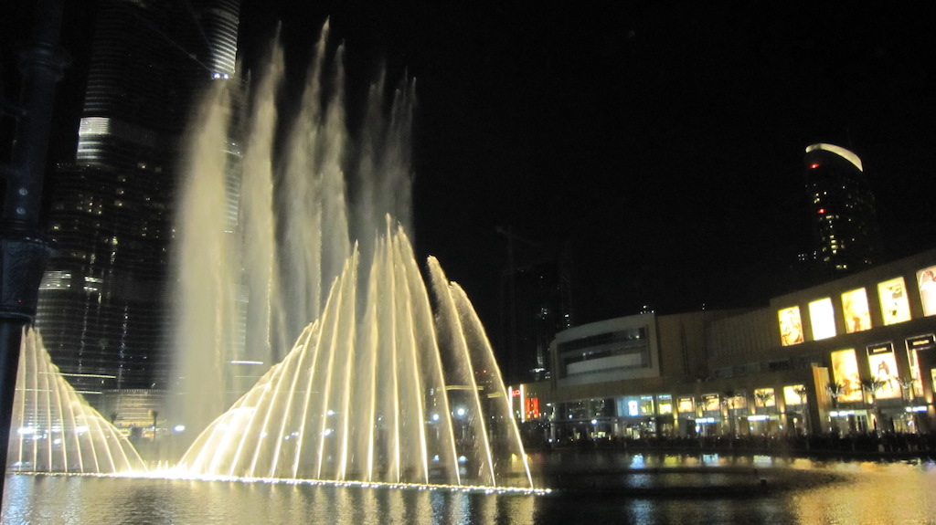 Dubai Itinerary - Enjoy The Fountain Show