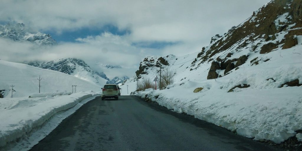 Kargil Tourism - Snowy roads of Kargil