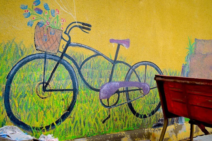Colourful street art in Shantinath ni Pol