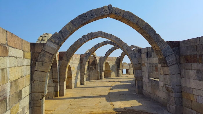 Saat Kaman or Seven Arches