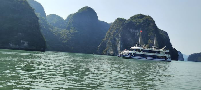 Booking Halong Bay Luxury Cruise