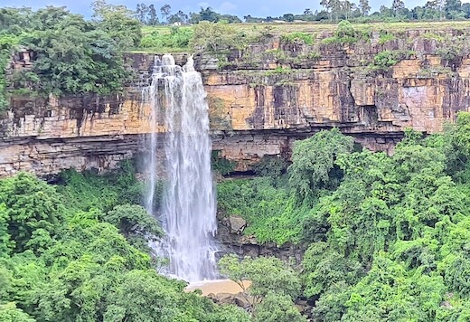 About Mendri Ghumar Waterfall