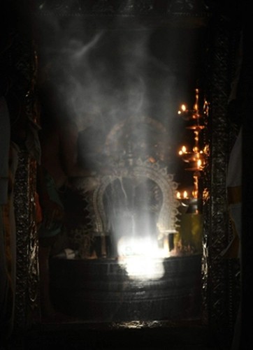 Makara Sankranti In Gavi Gangadhareshwara Temple Gavipuram, Bangalore