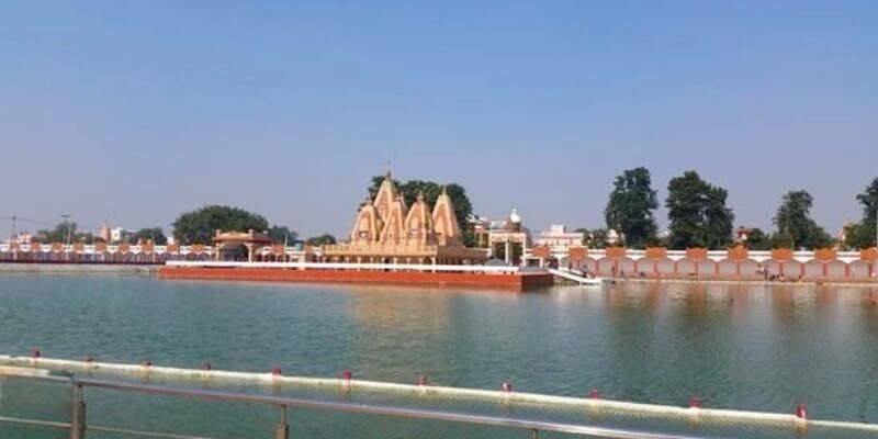 Famous 3600 Feet Long Brahma Sarovar Kurukshetra, Haryana Brahma Sarovar Kurukshetra, Haryana