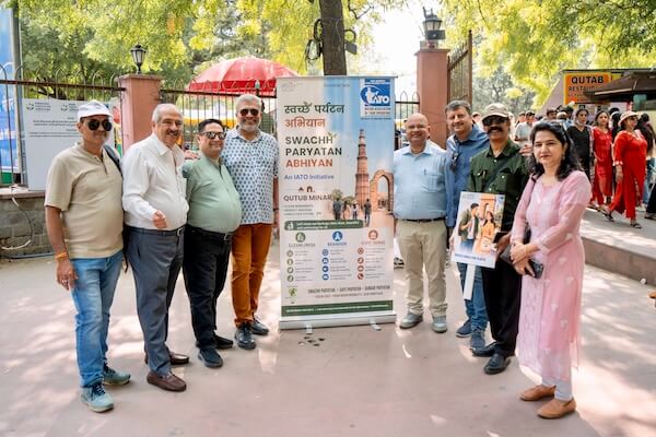IATO's Inspiring Swachh Paryatan Abhiyaan At Qutub Minar Swachh Paryatan Abhiyaan - An Idea Whose Time Has Come