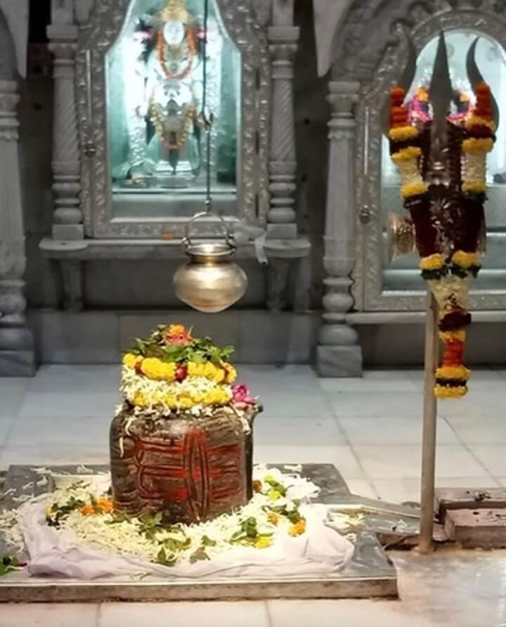 Babulnath Mandir Mumbai: Incredible 800-Year-Old Temple Babulnath Temple